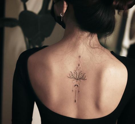 Minimal Waist Tattoo, Minimalistic Back Tattoo, Aesthetic Tattoo Arm, Tattoos For Ladies, Small Dope Tattoos, Ink Tattoo Design, Tattoo Ideas Unique, Tattoo S, Unique Tattoo Ideas