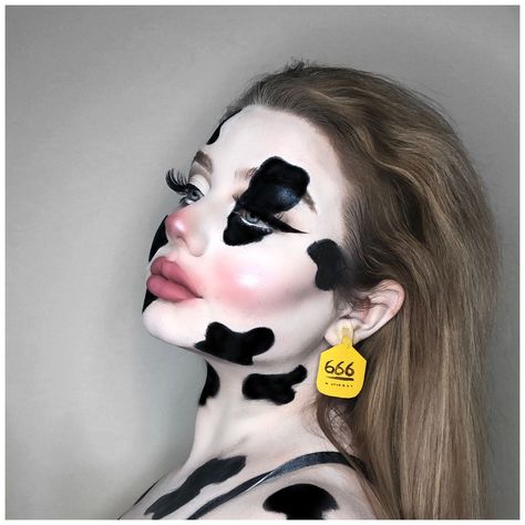 Fun Halloween Makeup Looks, Cow Makeup Halloween, Animal Halloween Makeup, Animal Makeup, Haute Couture Looks, Cow Costume, Cute Halloween Makeup, Face Art Makeup, Amazing Halloween Makeup