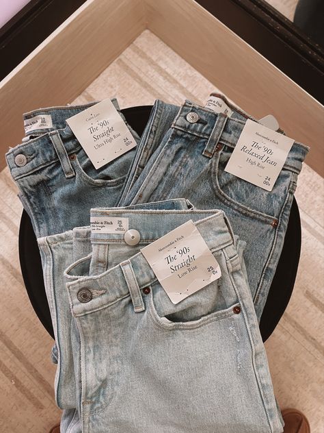 Abercrombie Relaxed Jeans, Abercrombie Fitch Aesthetic, Abercrombie And Fitch Aesthetic, 90’s Jeans Outfit, Abercrombie 90s Jeans Outfit, Abercrombie Aesthetic, Abercrombie Jeans Outfit, Abercrombie And Fitch Outfits, Abercrombie And Fitch Outfit