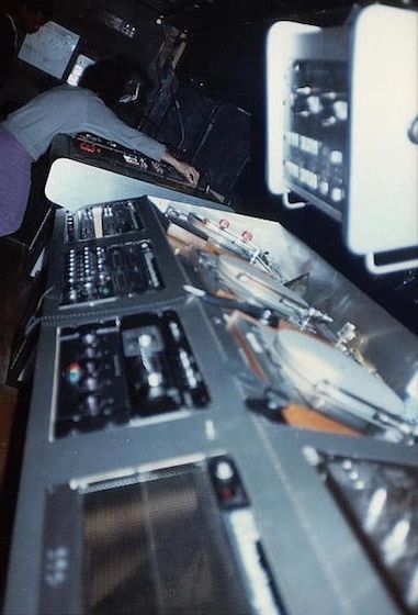 A Look Inside the Hi-Fi Equipment behind Paradise Garage | In Sheeps Clothing Larry Levan, Chicago House Music, Paradise Garage, Turntables Dj, Dj Vinyl, Dj Room, Chicago House, Dj Setup, Acid House