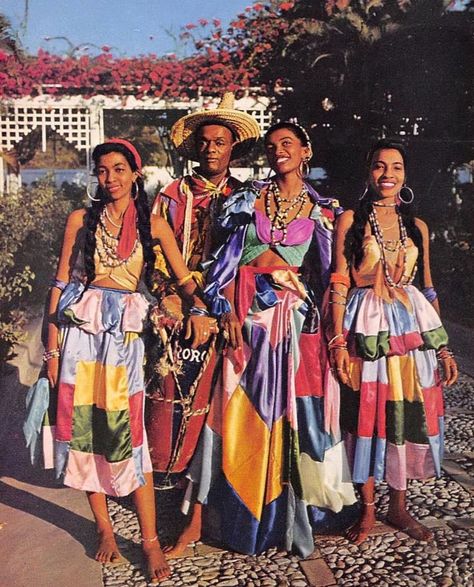 African Diaspora Culture, Caribbean Aesthetics, Pretty Countries, Haitian History, Haitian Clothing, Haiti History, Caribbean Outfits, Caribbean Fashion, Afro Caribbean