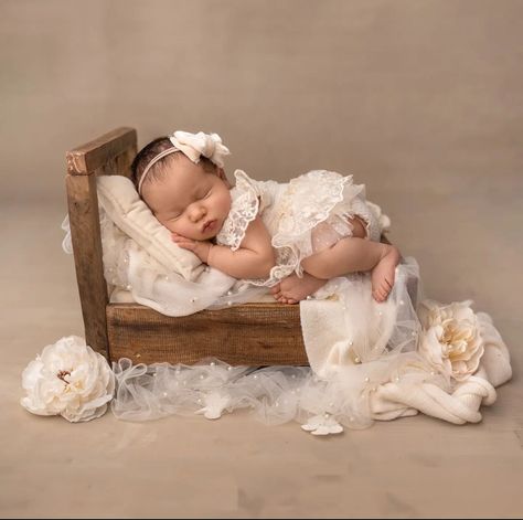 Brown Bed, Baby Pic, White Bed, Newborn Props, Newborn Pictures, Newborn Photo, Pic Ideas, Newborn Photos, Baby Photography