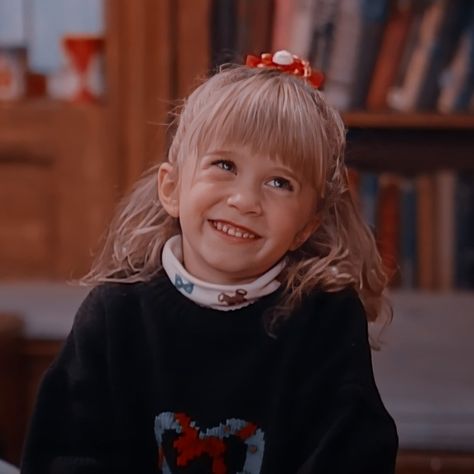 Full House - season 6 Full House Tv Show, Ashley Michelle, House App, Michelle Tanner, Jodie Sweetin, Film Journal, Kate Olsen, Fuller House, Mary Kate Ashley