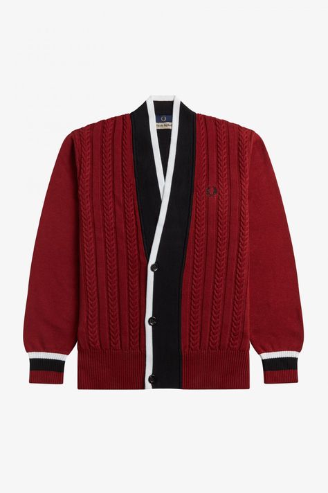 We collaborate with London menswear label Casely-Hayford on an oversized cable knit cardigan. Knitted in a blend of cotton, nylon and silk, the double-breasted styling takes influence from British tailoring. Cotton, nylon and silk blend knit / Oversized fit with half double-breasted design / Cable knit front panel with jersey sleeves and double-faced back / Contrast trims and striped cuffs / Imitation horn buttons Double Breasted Cardigan, Creative T Shirt Design, Cardigan Knitted, Cable Cardigan, Plaid Sweater, Casual Day Outfits, Mens Cardigan, Cable Knit Cardigan, Business Casual Men