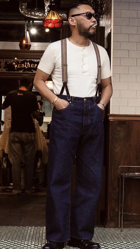 Heritage Style Men, Americana Fashion Men, Jeans Suspenders, Suspenders Outfit, Rustic Outfits, Time Clothes, Workwear Vintage, Mens Fashion Smart, Americana Fashion