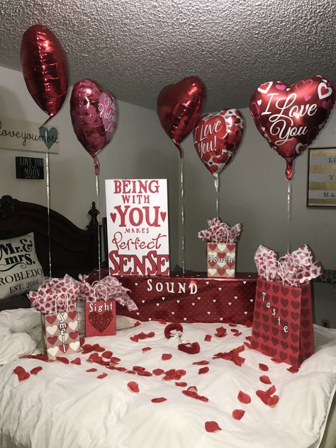 Valentine's Day surprise for him! 5 Senses! Welcome Home Ideas For Inmate, Will You Be My Valentine For Him, Valentines Date Ideas Romantic, Valentines Day Ideas For Boyfriend, Valentines Idea, Future Relationship, Saint Valentin Diy, Valentines Bricolage, Surprise Gifts For Him