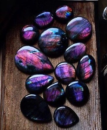 Spectrolite (Labradorite) Purples Polished ... (2018/01/14) Crystal Background, Deep Winter Colors, Creative School Project Ideas, Magic Stones, Pretty Rocks, Cool Rocks, Beautiful Rocks, All Things Purple, Purple Labradorite