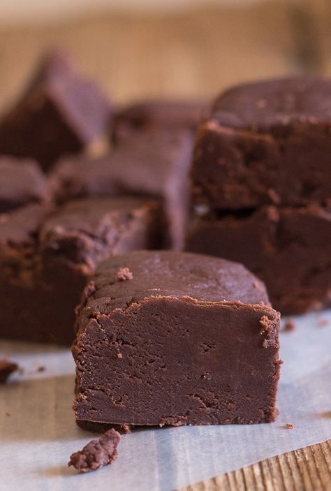 Old Fashion Fudge, Italian Lemon Cookies, Homemade Chocolate Fudge, Best Fudge Recipe, Best Fudge, Old Fashioned Fudge, Easy Chocolate Fudge, Homemade Fudge Recipes, Fudge Recipes Chocolate