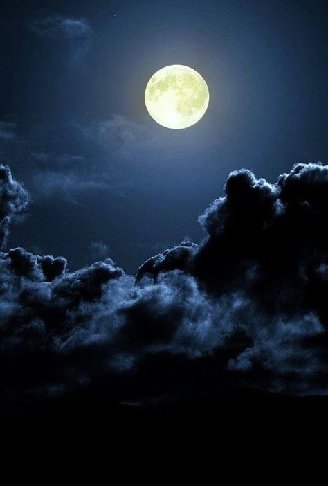 Cer Nocturn, Moon Pics, Shoot The Moon, Moon Clouds, Moon Photos, Moon Pictures, Good Night Moon, Moon Photography, Moon Light