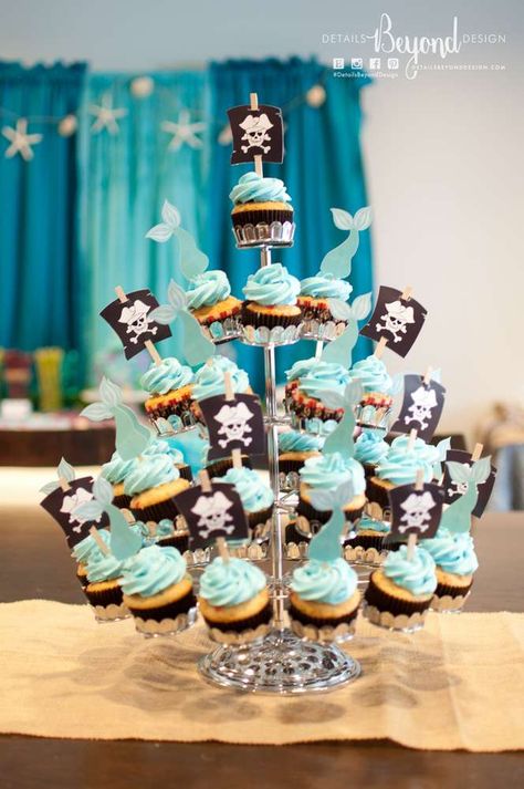 Cupcakes at a pirate & mermaid birthday party! See more party planning ideas at CatchMyParty.com! Pirate And Mermaid Birthday Party Cake, Pirate And Mermaid Cake, Mermaid Pirate Cake, Cake Gender Reveal, Sea Birthday Party Ideas, Pirate Mermaid, Mermaid Pirate Party, Under The Sea Birthday Party, Twin Birthday Parties