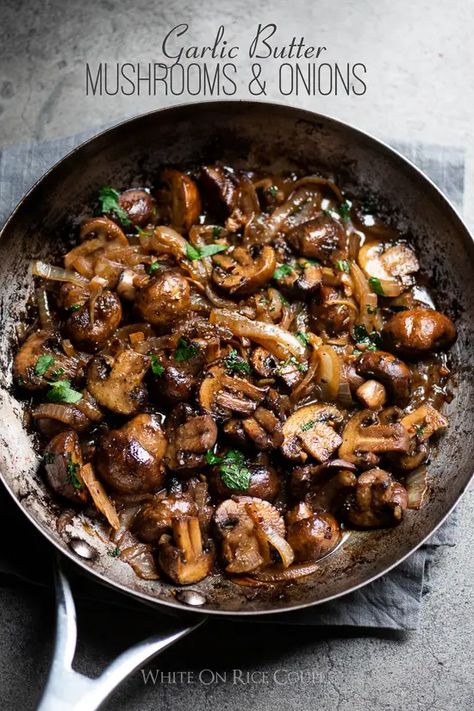 Garlic Mushrooms Recipes, Butter Mushrooms, Mushroom Side Dishes, Garlic Butter Mushrooms, Mushrooms And Onions, Garlic Mushrooms, Veggie Dishes, Lunch Snacks, Mushroom Recipes