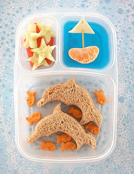 Ocean Themed Lunchbox ~ using EasyLunchboxes- http://www.amazon.com/gp/product/B004UIRUJ2/ref=as_li_ss_tl?ie=UTF8=thelunchbox-20=as2=1789=390957=B004UIRUJ2 Fun Kid Lunch, Healthy School, Healthy School Lunches, Fun Lunch, Kids Lunchbox, Fun Kids Food, Bento Box Lunch, Lunch Snacks, Toddler Meals