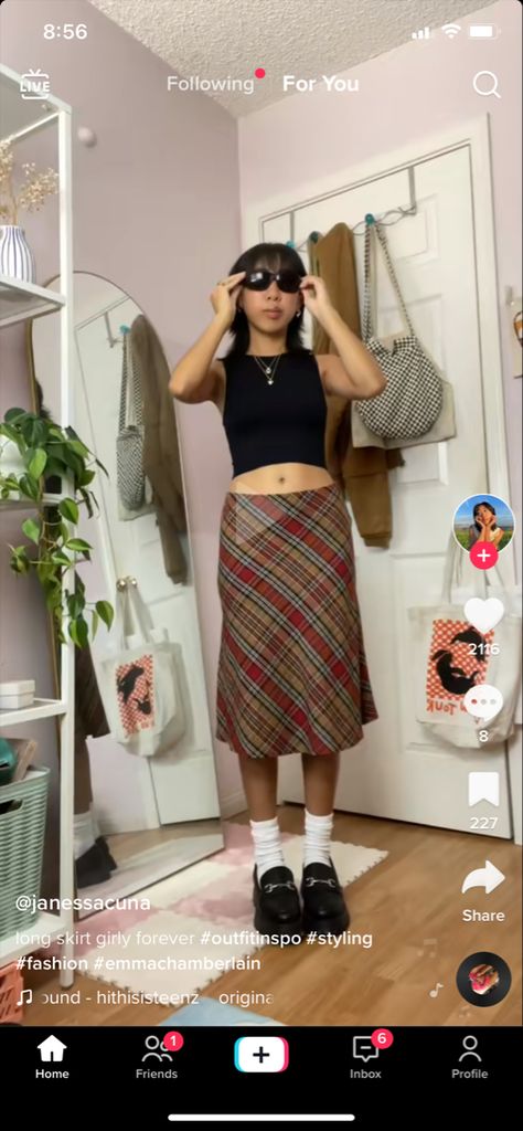 Emma Chamberlain Long Skirt, Emma Chamberlain, Long Skirt, High Waisted Skirt, Pencil Skirt, Outfit Ideas, Skirt, Outfit Inspo, Quick Saves