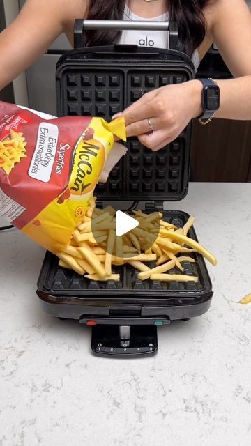 Jane Brain on Instagram: "I learned this fries hack from my dad 😍" French Fries In Waffle Maker, Baked Potato Waffle, Food In Waffle Maker, French Fries Ideas, Waffle Iron Recipes Easy, Waffle Maker Hacks, Waffles Fries, Mini Waffle Maker Recipes, Waffle Burger