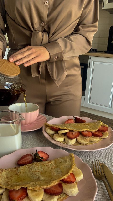 #morning #breakfast #aesthetic #weekend #cozy #cozyhome #kitchen Breakfast Couple Aesthetic, Couple Morning Aesthetic, Romantic Morning Couple Breakfast, Stay At Home Wife Aesthetic, Breakfast Aesthetic Mornings, Wifey Aesthetic, Morning Breakfast Aesthetic, Dark Olympus, Aesthetic Weekend