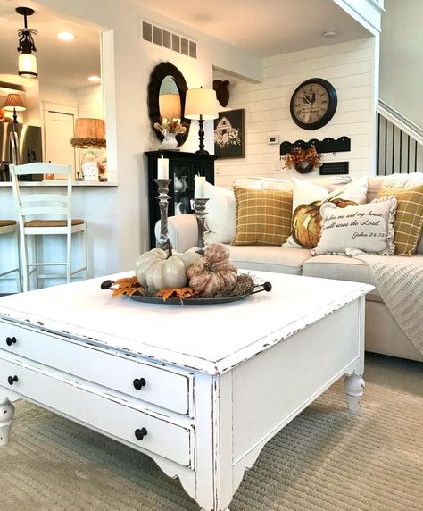 Square Coffee Table Decor, White Square Coffee Table, Thanksgiving Living Room, Thanksgiving Living Room Decorations, Beige Living Room Walls, Farmhouse Living Room Table, Farmhouse Coffee Table Decor, Round Coffee Table Living Room, Coffee Table Decor Living Room