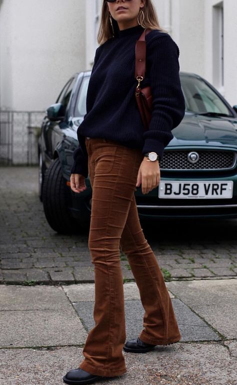 Brown Flares Outfit, Courderoy Pants Outfits Women, Light Brown Pants Outfit, Black Dress Pants Outfits, Velvet Pants Outfit, Postpartum Outfits, Brown Pants Outfit, Corduroy Pants Outfit, Bell Bottoms Outfit