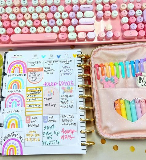 Arriana George on Instagram: "It’s smooth sailing for the rest of the week y’all because we are almost to Friday 🤩💖 #planner #planneraddict #plannercommunity #plannerbag #plannerpouch #plannergirl #thehappyplanner #iamahappyplanner #happyplanneraddict #work #workdesk #workspace #cubicledecor #cubicle" Preppy Planner Ideas, Colorful Cubicle Decor, Classic Happy Planner Layout Ideas, Happy Planner Aesthetic, Scheduling Organization, Preppy Planner, Planner Spread Ideas, Weekly Planner Ideas, Happy Planner Ideas