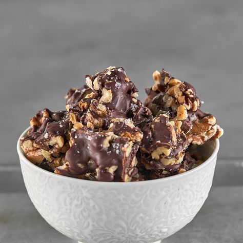 Chocolate Covered Walnuts Clusters, Walnut Clusters Recipe, Chocolate Covered Walnuts Recipes, Walnut Clusters, Chocolate Haystacks, Clusters Recipe, Chocolate Clusters, Walnut Recipes, Festive Food