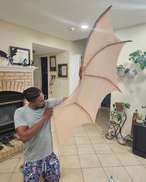 Steven Geary | Man Bat's wings are coming along! Once the body is skinned, I'll mock them up to make sure I'm happy with them. Then, I'll paint details… | Instagram Bat Wing Costume, How To Make Bat Wings For A Costume, How To Do Wings Costume, How To Make Bat Wings, Stormfly Costume, Diy Bat Wings, Diy Dragon Wings, Bat Wings Diy, Bird Cosplay