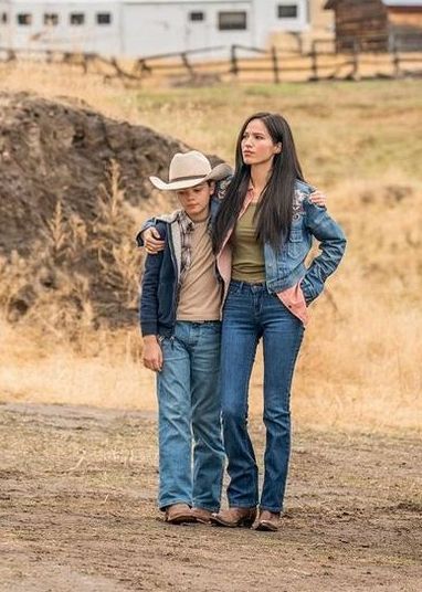 Beth Dutton Style, Yellowstone Outfits, Yellowstone Series, Outdoor Girls, Yellowstone Park, Cute Country Outfits, Looks Country, Ranch Wear, Jacob Black