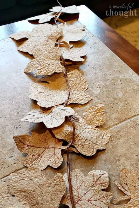 Paper Bag Diy Decoration, Paper Leaf Garland Diy Fall, Brown Paper Bag Garland, Brown Paper Bag Leaves, Fall Leaf Garland Diy, Paper Bag Crafts For Adults, Oc Crafts, Rustic Fall Crafts, Paper Bag Leaves