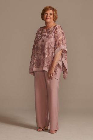 Mother Of The Bride Pants Outfit, Grooms Mom Dress, Grandma Dress, Black Tie Dress Code, Mother Of The Bride Suits, Fancy Dress Code, Wedding Pantsuit, Cape Top, Matric Dance