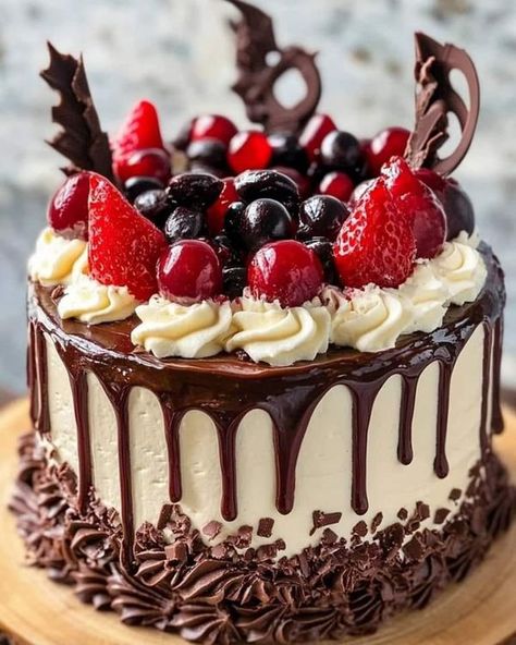 Grandma's Secret Recipes | Black Forest Cake  | Facebook Flat Belly Fast, Cherry Filling, Good Recipes, Chantilly Cream, Black Forest Cake, Chocolate Sponge, Forest Cake, Secret Recipe, Old Recipes