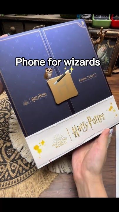 Harry potter phone unboxing#unboxing #harrypotter #giftidea #hogwarts #magic #wizard #potterhead Check more at https://blogdoarmindo.com.br/harry-potter-phone-unboxingunboxing-harrypotter-giftidea-hogwarts-magic-wizard-potterhead/ Gifts For Potterheads, How To Make Harry Potter Stuff, Harry Potter Things To Buy, Harry Potter Craft, Harry Potter Diy Crafts, Harry Potter Stuff, Harry Potter Activities, Phone Craft, Harry Potter Phone