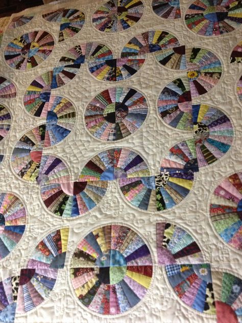 grandmothers fan quilt | Flickr - Photo Sharing! Grandmothers Fan Quilt, Fan Quilts, Fan Quilt, Dresden Plate Quilts, Dresden Quilt, Dresden Plate Quilt, Wagon Wheels, Tie Quilt, Japanese Quilts