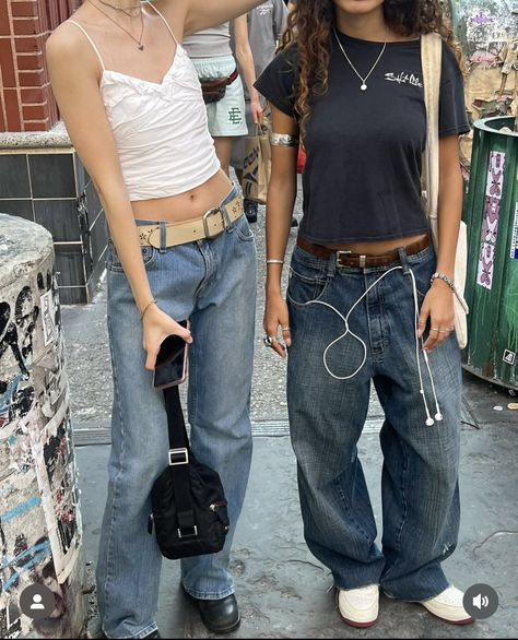 Bold Street Style, Streetwear Baggy Jeans, Chunky Accessories, Edgy Streetwear, Early 2000s Fashion, Quoi Porter, Outfit Inspo Casual, Mode Ootd, Swaggy Outfits