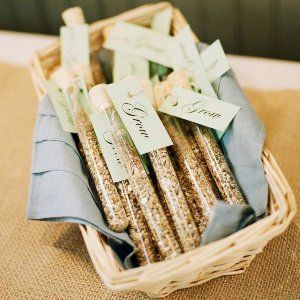 These party favors are a quick and easy way to give your guests a parting gift. Winter Party Favor, Diy Wedding Favors Cheap, Cheap Wedding Gifts, Cheap Party Favors, Wedding Gift Money, Seed Wedding Favors, Favors Ideas, Creative Wedding Gifts, Diy Wedding Gifts