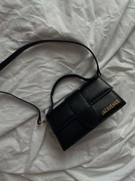 acquemus, jacquemus bambino, le bambino bag, bag, designer bag, aesthetic, beauty, jacquemus bag, fashion, fashion inpo Jacquemus Bag, Buy Bags, Luxury Bags Collection, Aesthetic Shoes, Brown Aesthetic, Pretty Bags, Bago, Camera Bag, Luxury Bags