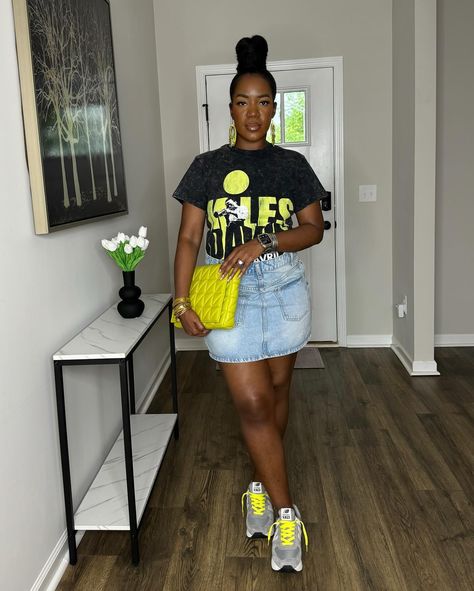 ~Recap of the OOTD~ Swipe to see the look styled with sneakers as well. Watch previous reel for step by step details! 💚🫶🏾 . . 📌 The skirt and purse are old but if you want links to anything else just comment “link” for the specific item below. . . ✨What I’m wearing: *Graphic tee: @merchbar (gifted) *Skirt and purse: @zara (old) *Sneakers: @newbalance via @stockx *Heels: @ninewest *Earrings: @leathercandyaccessories (gifted) *Bracelets: @amazonfashion (linked on my Amazon storefront) *Sungl... Jean Skirt And Graphic Tee Outfit, Jean Skirt With Sneakers, Old Sneakers, Graphic Tee Outfit, Look Jean, Classy Outfits For Women, Skirt And Sneakers, Amazon Storefront, Casual Chic Outfit