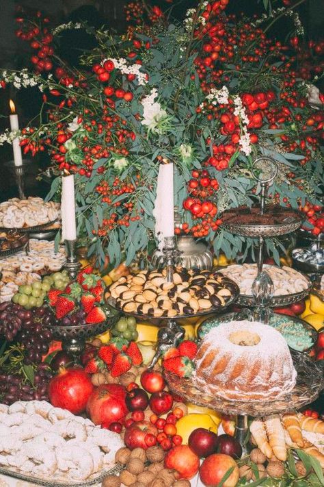 Vintage Christmas Party, Holiday Dinner Table, Christmas Shoot, Christmas Dinner Party, Christmas Time Is Here, Christmas Inspo, Christmas Tablescapes, Christmas Aesthetic, Salzburg