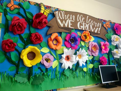 Spring bulletin board Spring Bulletin Boards Preschool, Garden Bulletin Boards, Garden Theme Classroom, Flower Bulletin Boards, Spring Bulletin, School Board Decoration, Spring Bulletin Boards, Spring Classroom, Preschool Bulletin