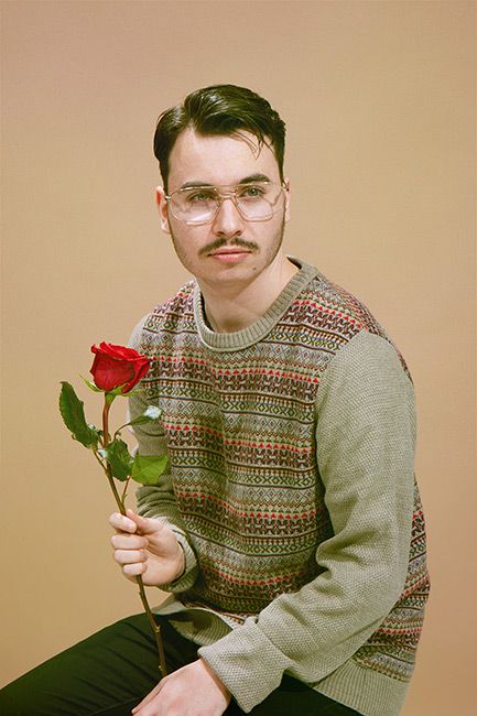 70s Portrait Photography, Ikea Nytillverkad, Funny Portrait Photography, Awkward Portraits, Wes Anderson Photography, 70s Portrait, 70s Valentines, Funny Portraits, Valentines Vibes