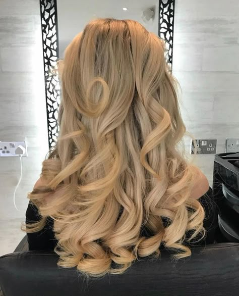 Blowdry Long Hair, Two Toned Blonde Hair, Toned Blonde Hair, Curly Blow Dry, Blow Dry Curls, Long Hair Girls, Hair With Dark Roots, Curls With Straightener, Hairstyle Examples