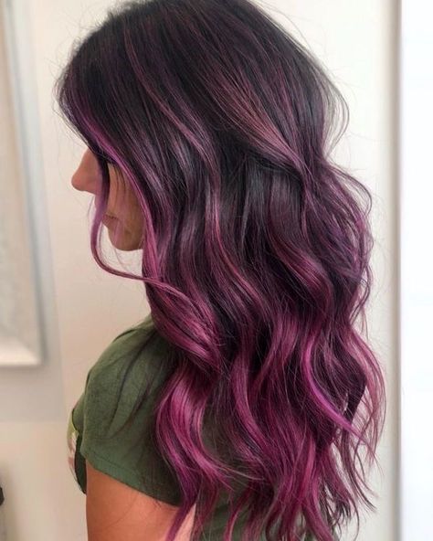 Fall Brunette, Ideas For Hair Color, Hair Color Ideas For Brunettes Short, Pelo Color Vino, Guytang Mydentity, Magenta Hair, Dark Purple Hair, Fringe Shorts, Cute Hair Colors