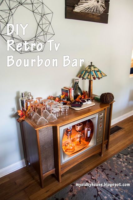 Tv Bar, Home Decor Retro, Deco Retro, Diy Bar, Vintage Tv, Retro Tv, Retro Home Decor, Tv Console, Old Tv