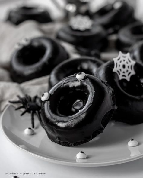 Black Foods, Black Donut, Gluten Free Halloween Food, Gluten Free Halloween, Donut Calories, Gluten Free Scones, Black Cocoa, Halloween Breakfast, Dark Vibes