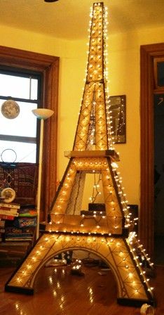 Kids at the Ascension School (W. 108th St) used our donated boxes to create a 12-foot-tall cardboard Eiffel Tower! Cardboard Eiffel Tower Diy, Eiffel Tower Cardboard, Cardboard Eiffel Tower, Eiffel Tower Craft, Diy Eiffel Tower, Paris Theme Decor, Eiffel Tower Party, Diy Paris, Paris Crafts