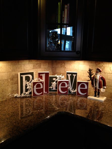 The Hansen Family: My burlap Christmas Christmas Believe, Centerpiece Christmas, Believe Christmas, Christmas Tablescape, Christmas Kitchen Decor, Burlap Christmas, Christmas Cactus, Tree Shop, Christmas 2015