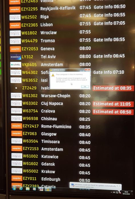 Londons Luton Airport needs more memory. #bsod #pbsod London Luton Airport, Luton Airport, Blue Screen, Wroclaw, Reykjavik, Funny Pictures, Screen, London, Quick Saves