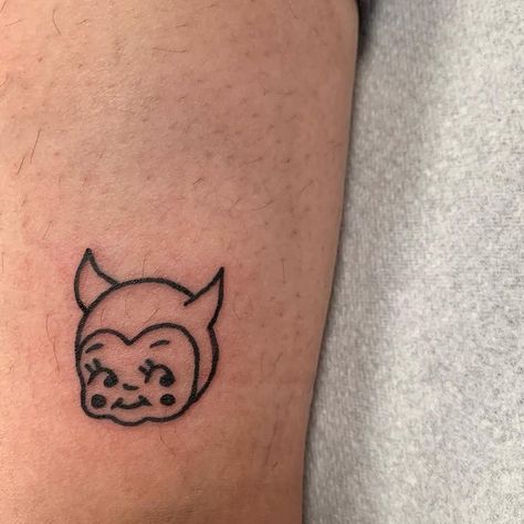 Tiny Creepy Tattoos, Halloween Cute Tattoo, Funny Cute Tattoos, Tattoos Cool, Little Tattoo Ideas, Random Tattoos, Mini Tattoo, Simple Tattoo Ideas, Simple Tattoo