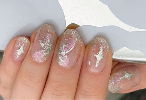 Fairy Wing Nails Metallic Butterfly Nails, Fairy Nails Acrylic Almond, Butterfly Jelly Nails, Fairy Wings Nail Art, Fairy Like Nails, Fairy Nails Simple, Ethereal Aesthetic Nails, Fairy Nails Acrylic Short, Grunge Fairy Nails