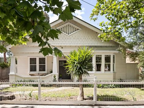 Leadlight Windows, California Bungalow, Hydronic Heating, 3 Bedroom House, Storage Shed, Home Reno, Bay Window, Outdoor Entertaining, Curb Appeal