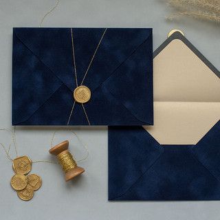 navy blue velvet envelopes Royal Blue Wedding Invitations, Velvet Invitation, Velvet Wedding Invitations, Luxury Envelope, Opulent Wedding, Box Wedding Invitations, Gold Envelope, Classy Wedding Invitations, Velvet Wedding