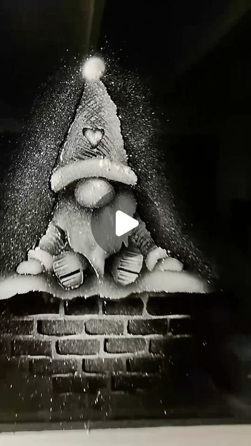 Spray On Snow Window, Christmas Window Art Snow Spray, Santa Snow Spray Ideas, Window Fake Snow Ideas, Snow Windows Art, Simple Snow Spray Window Ideas, Window Stencils Christmas, Snow Spray Art On Windows Easy, Easy Snow Spray Window Ideas