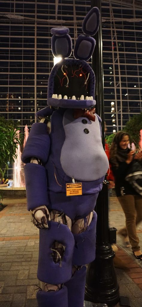 Fnaf Cosplay Costumes, Fnaf Animatronics Cosplay, Withered Bonnie Costume, Fnaf Suit Cosplay, Withered Bonnie Cosplay, Fnaf Cosplay Bonnie, Fnaf Fursuit, Fnaf Costume Ideas, Animatronic Cosplay